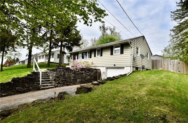 206 Sunnyfield Road, Camillus, NY 13031