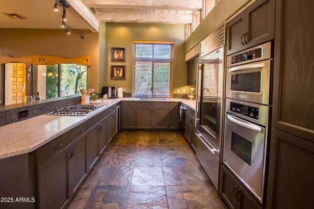 8502 E CAVE CREEK Road 61, Carefree, AZ 85377