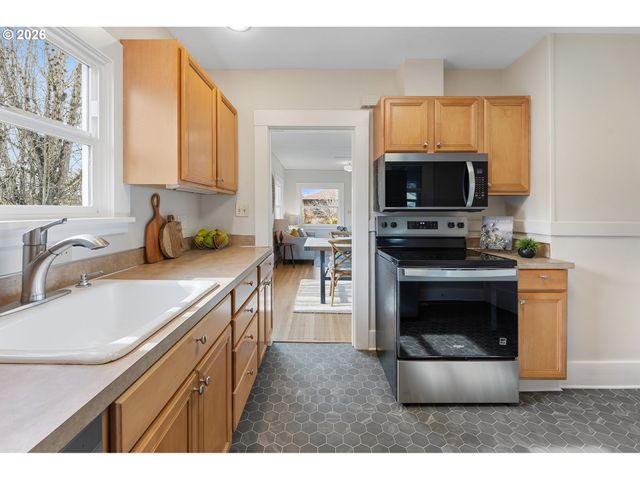 3134 Ne 74TH Ave, Portland, OR 97213