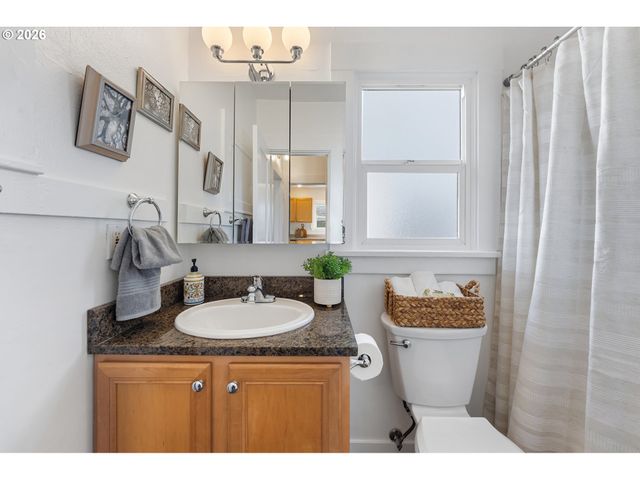 3134 Ne 74TH Ave, Portland, OR 97213