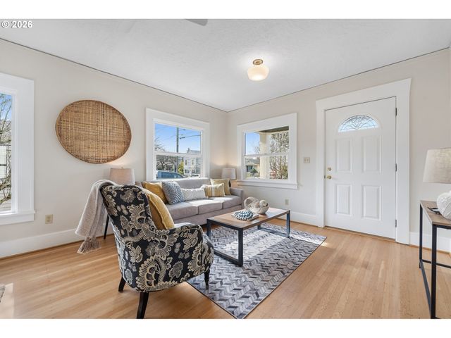 3134 Ne 74TH Ave, Portland, OR 97213