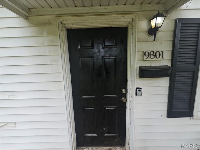 9801 Lorna Lane, St Louis, MO 63136
