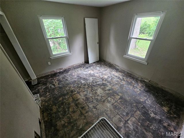 9801 Lorna Lane, St Louis, MO 63136