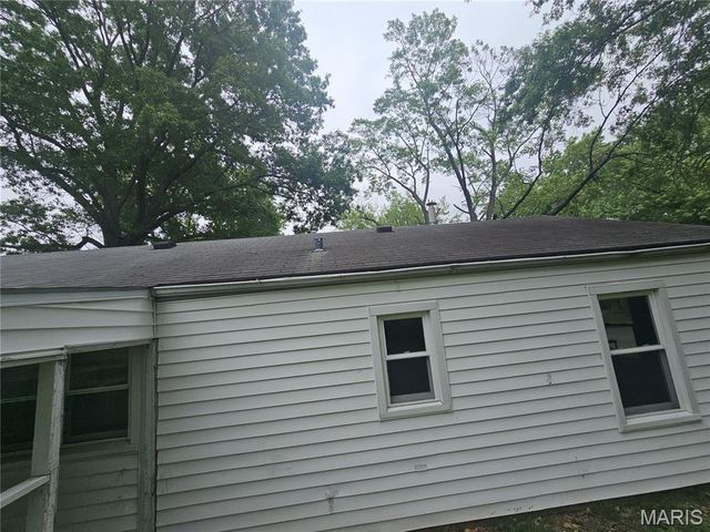 9801 Lorna Lane, St Louis, MO 63136