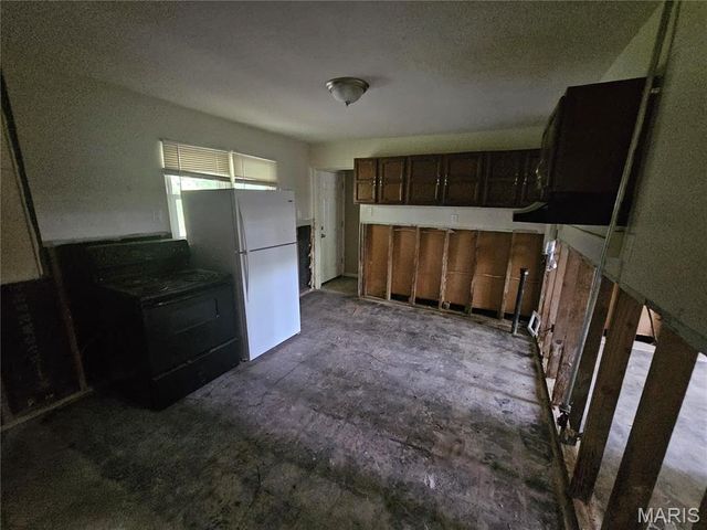 9801 Lorna Lane, St Louis, MO 63136