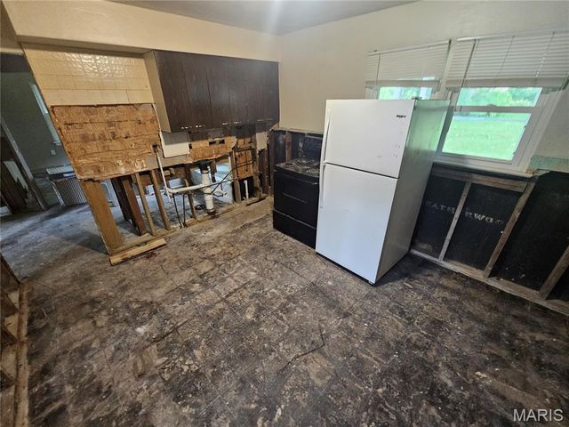 9801 Lorna Lane, St Louis, MO 63136