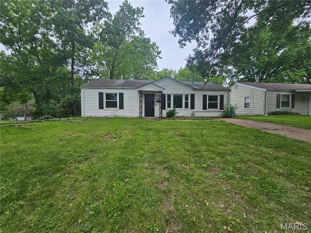 9801 Lorna Lane, St Louis, MO 63136