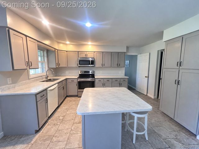 4710 Village Drive, Saginaw Charter Township, MI 48638