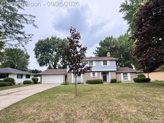 4710 Village Drive, Saginaw Charter Township, MI 48638