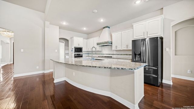 287 Cascade, Castroville, TX 78009