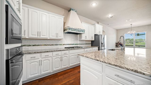 287 Cascade, Castroville, TX 78009