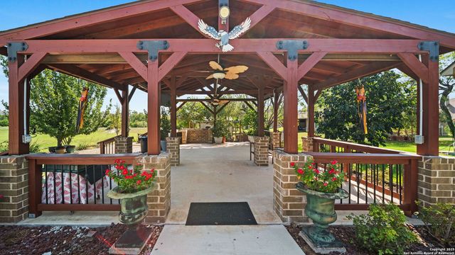 287 Cascade, Castroville, TX 78009
