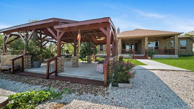 287 Cascade, Castroville, TX 78009