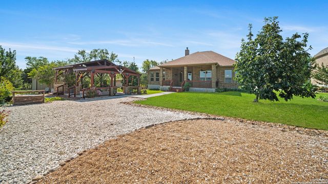 287 Cascade, Castroville, TX 78009