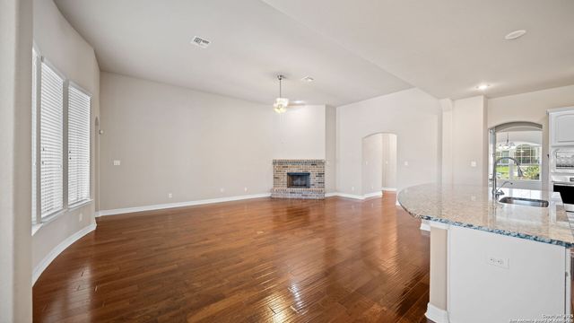 287 Cascade, Castroville, TX 78009