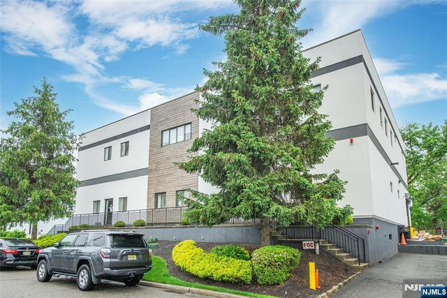 9 Fairfield Avenue, Little Falls, NJ 07424