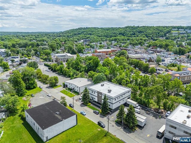 9 Fairfield Avenue, Little Falls, NJ 07424