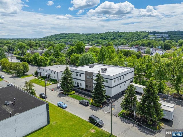 9 Fairfield Avenue, Little Falls, NJ 07424