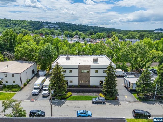 9 Fairfield Avenue, Little Falls, NJ 07424