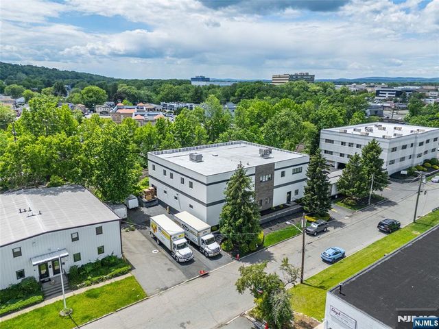 9 Fairfield Avenue, Little Falls, NJ 07424