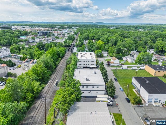 9 Fairfield Avenue, Little Falls, NJ 07424