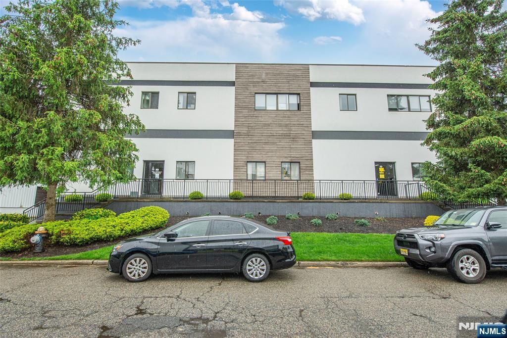 9 Fairfield Avenue, Little Falls, NJ 07424