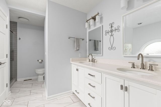 1018 Lakewood South Drive, Brownsburg, IN 46112