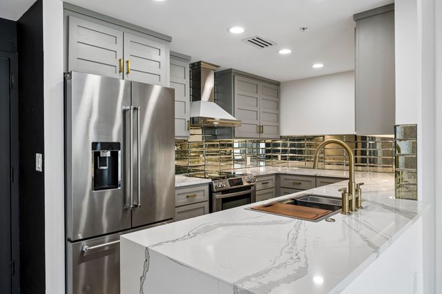 555 Church St Apt 2305, Nashville, TN 37219