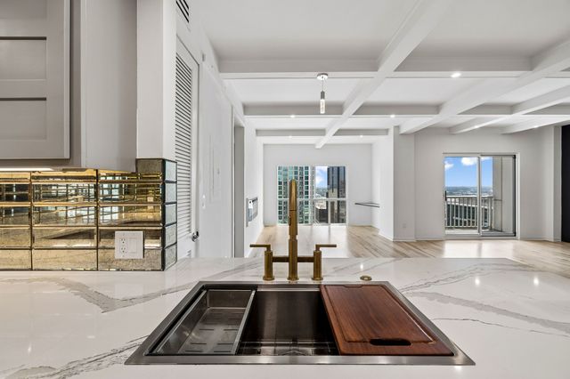 555 Church St Apt 2305, Nashville, TN 37219