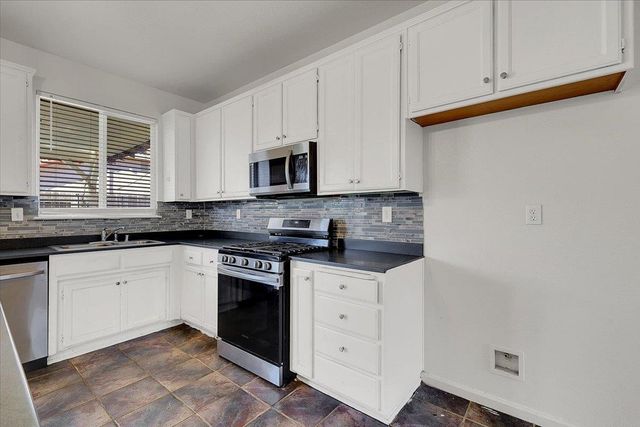 838 Bowen Ct, Yuba City, CA 95993