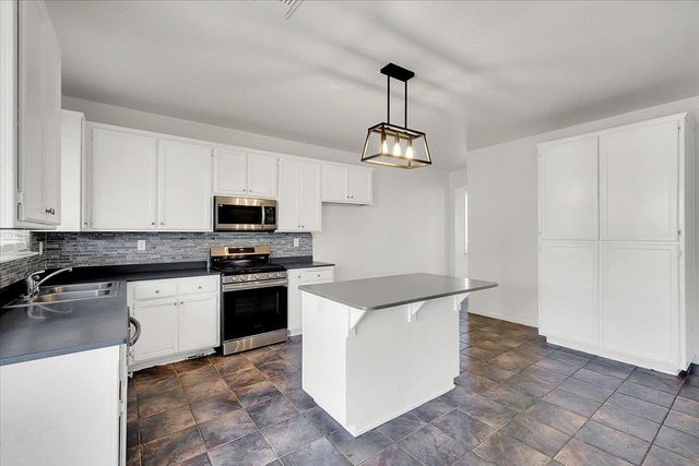 838 Bowen Ct, Yuba City, CA 95993