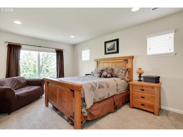 13660 Se TARALON Dr, Happy Valley, OR 97015