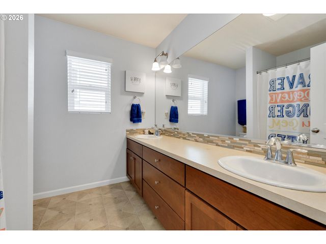 13660 Se TARALON Dr, Happy Valley, OR 97015