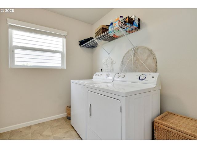13660 Se TARALON Dr, Happy Valley, OR 97015