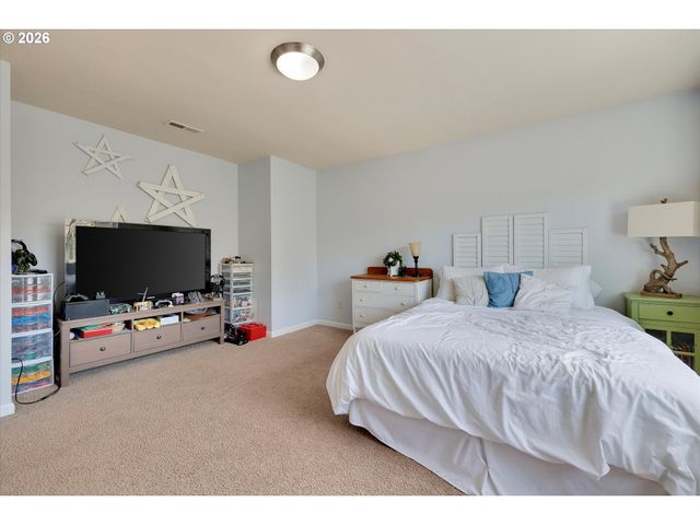 13660 Se TARALON Dr, Happy Valley, OR 97015
