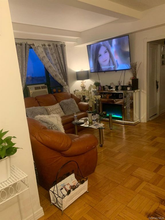1700 Metropolitan Avenue 6D, Bronx, NY 10462 — photo 3