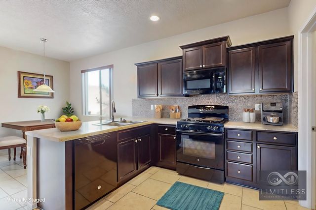 221 Landing Trail NE, Rio Rancho, NM 87124