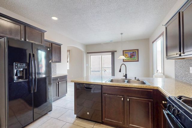 221 Landing Trail NE, Rio Rancho, NM 87124