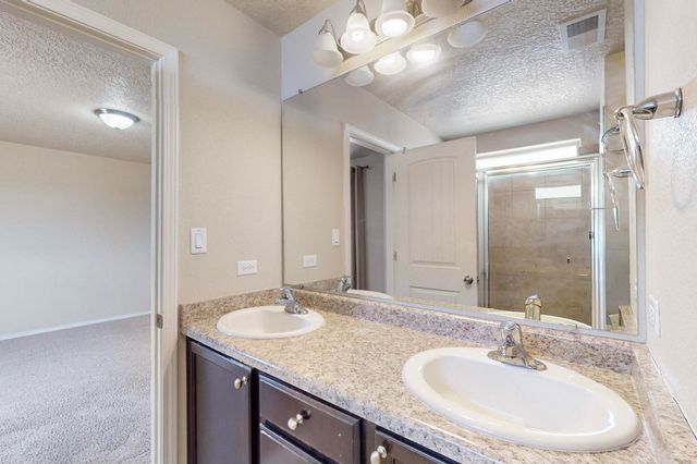 221 Landing Trail NE, Rio Rancho, NM 87124