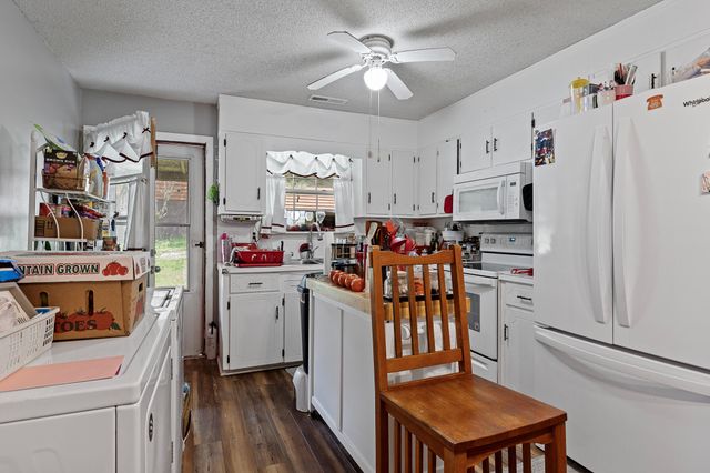 460 E Georgia Avenue, Whitwell, TN 37397