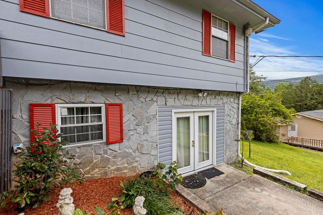 460 E Georgia Avenue, Whitwell, TN 37397