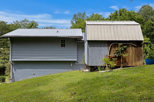 460 E Georgia Avenue, Whitwell, TN 37397