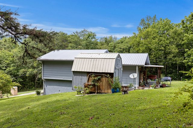460 E Georgia Avenue, Whitwell, TN 37397
