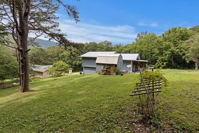 460 E Georgia Avenue, Whitwell, TN 37397