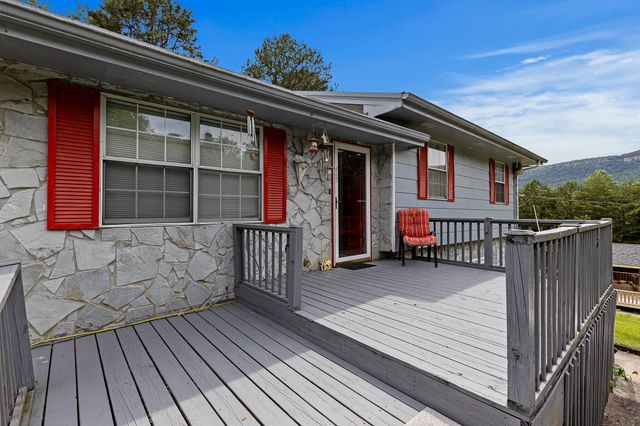 460 E Georgia Avenue, Whitwell, TN 37397