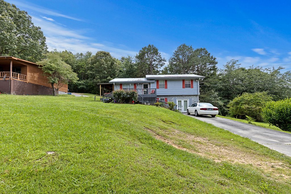 460 E Georgia Avenue, Whitwell, TN 37397