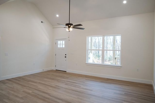 2996 Railroad Street, Charleston, TN 37310