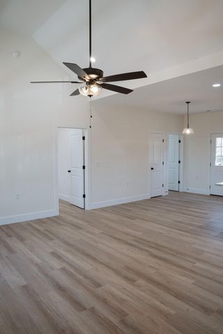 2996 Railroad Street, Charleston, TN 37310