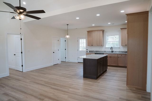 2996 Railroad Street, Charleston, TN 37310