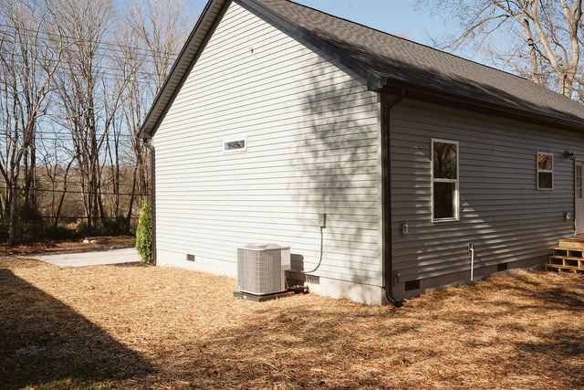 2996 Railroad Street, Charleston, TN 37310